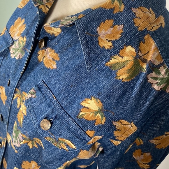 Liz Claiborne Villager Sport Lightweight Jacket Denim with Fall Leaves M #197 - Picture 2 of 15